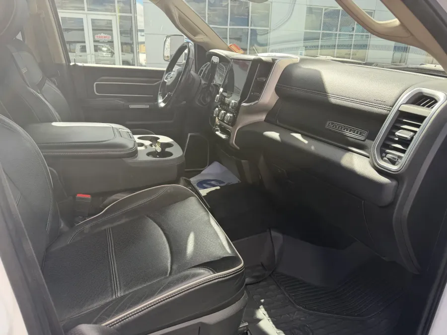 2019 RAM 2500 Laramie | Photo 12 of 21