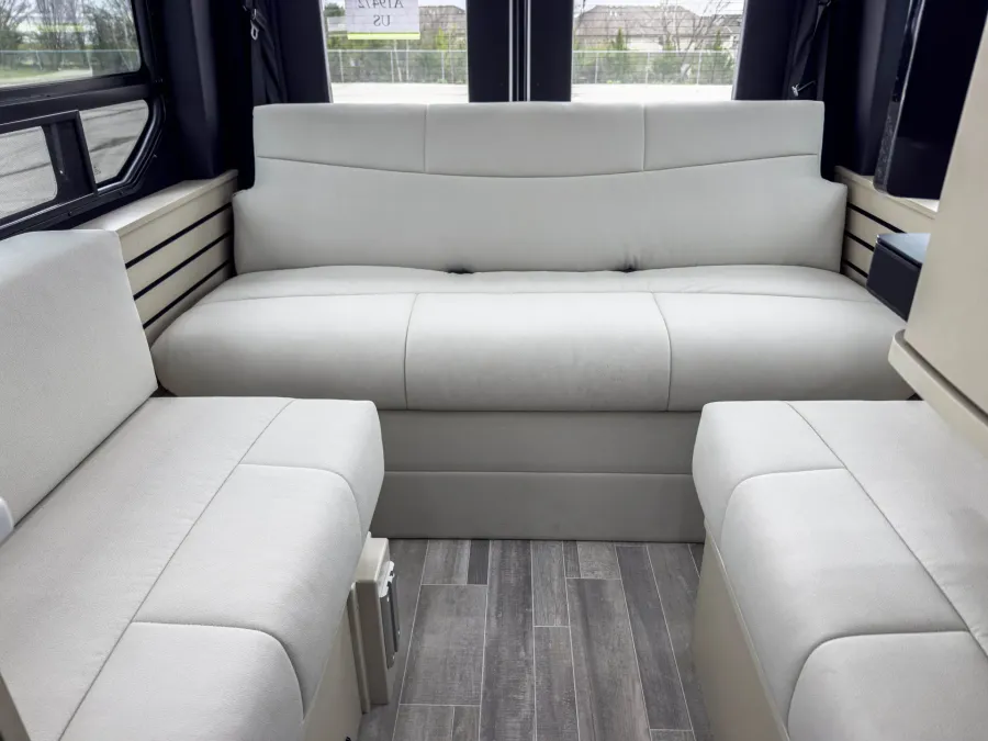 2026 Pleasure-way Ontour 2.2 AWD | Photo 19 of 21