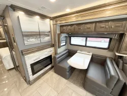 2019 Fleetwood Discovery 40M LXE | Thumbnail Photo 10 of 30