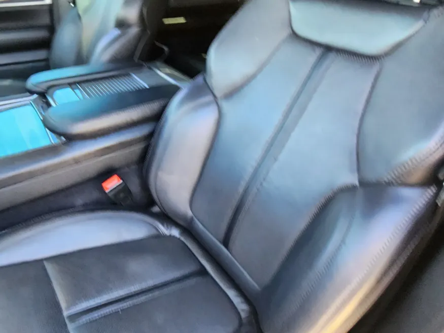 2022 Jeep Wagoneer Series III | Photo 8 of 25