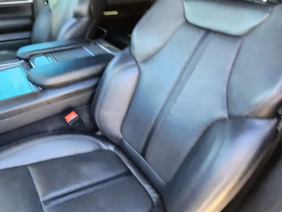 2022 Jeep Wagoneer Series III | Photo 8 of 25