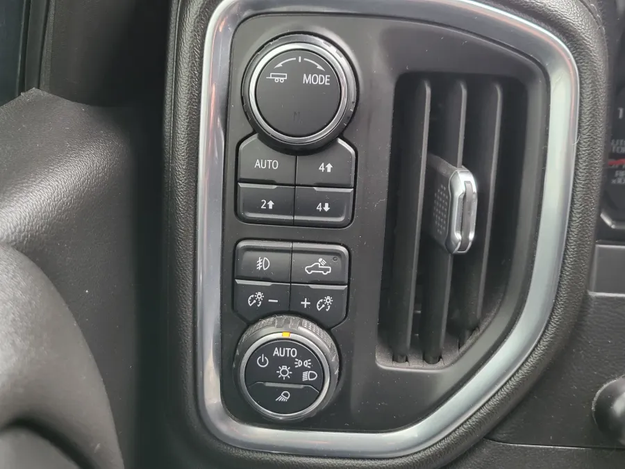 2020 Chevrolet Silverado 1500 LT Trail Boss | Photo 26 of 37