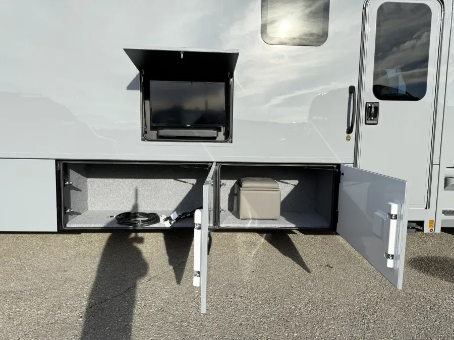 2026 Renegade Verona 40VBH | Photo 25 of 30