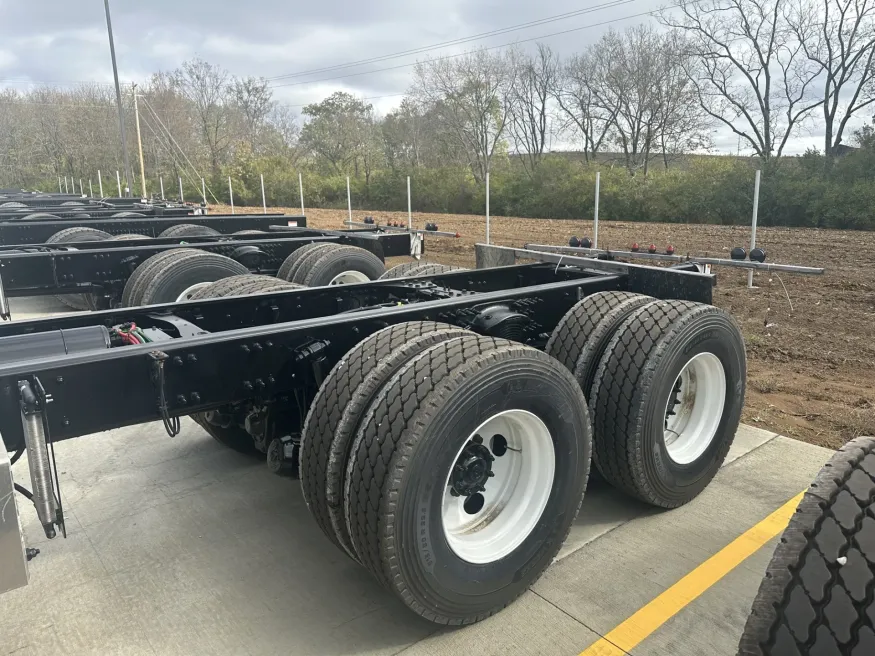 2025 Freightliner M2 106 | Photo 3 of 5