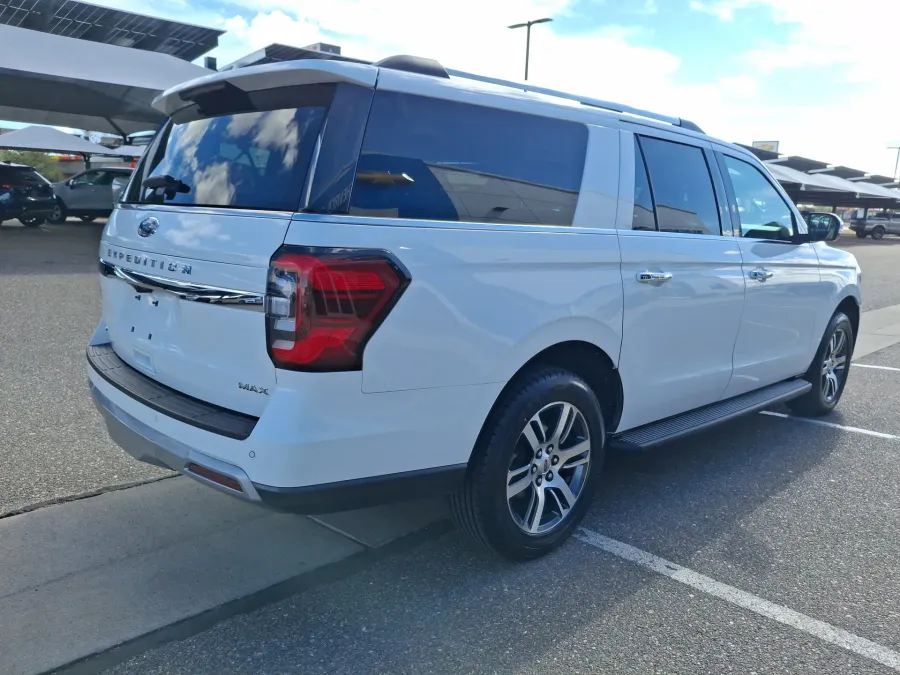 2024 Ford Expedition Max Limited | Photo 4 of 24