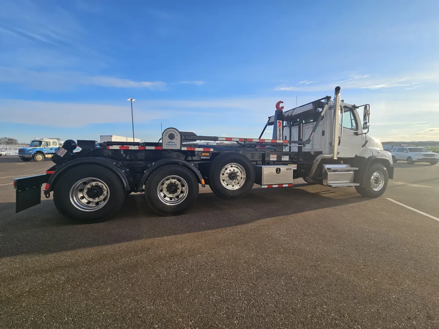 2026 Freightliner 114SD | Photo 4 of 12