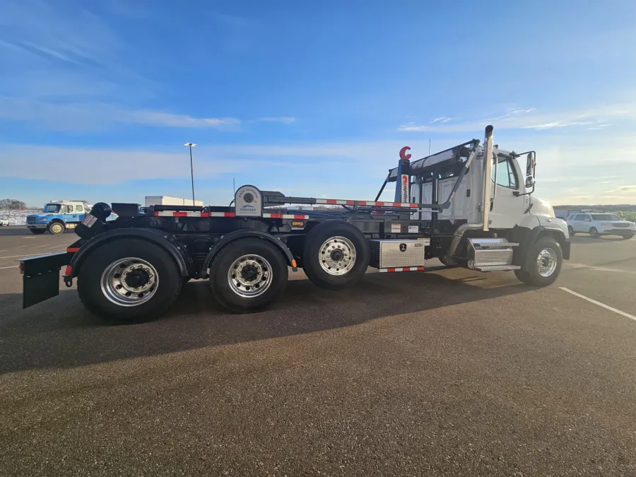 2026 Freightliner 114SD | Photo 4 of 12