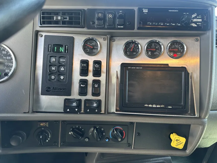 2019 Kenworth T-370 | Photo 12 of 18