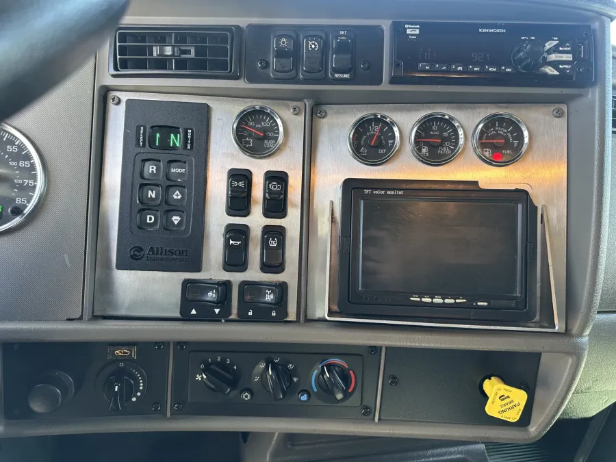 2019 Kenworth T-370 | Photo 12 of 18