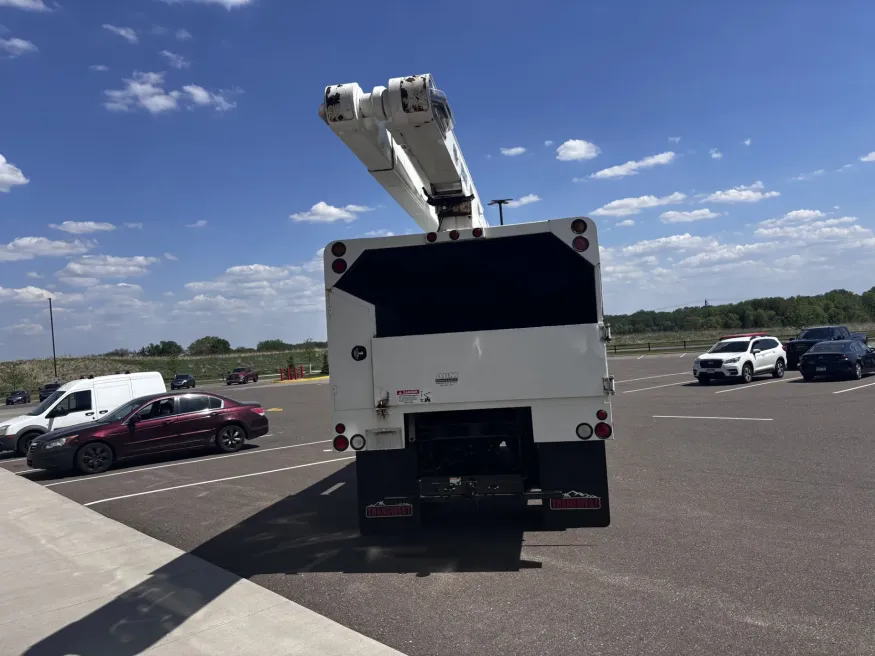 2007 Freightliner M2 106 | Photo 7 of 22