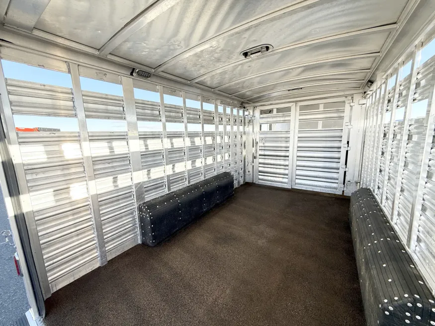 2020 Platinum Coach 5HGN | Photo 12 of 15