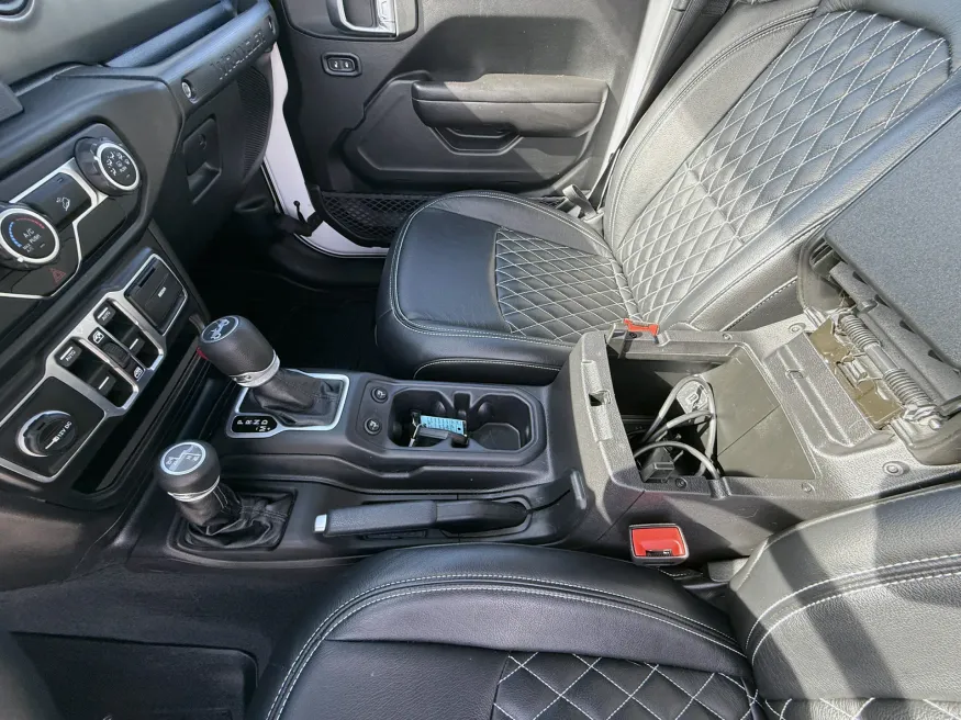 2018 Jeep Wrangler | Photo 9 of 21