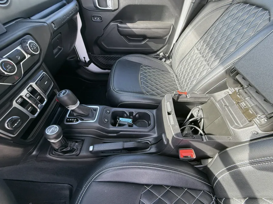 2018 Jeep Wrangler | Photo 9 of 21