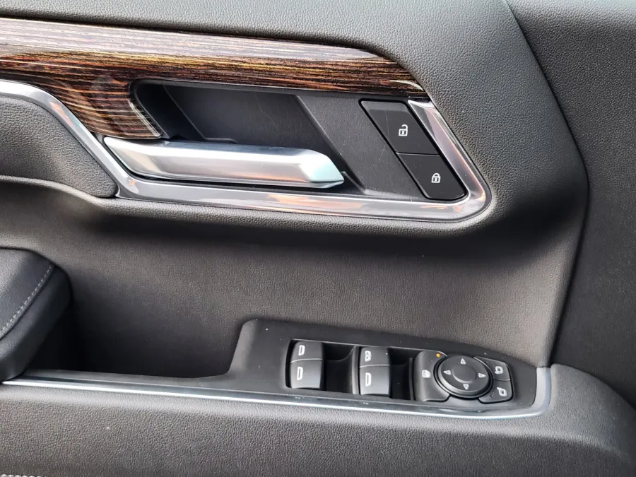 2026 GMC Sierra 1500 Elevation | Photo 16 of 23