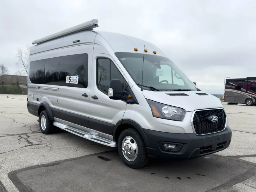 2026 Pleasure-way Ontour 2.2AWD | Photo 7 of 18