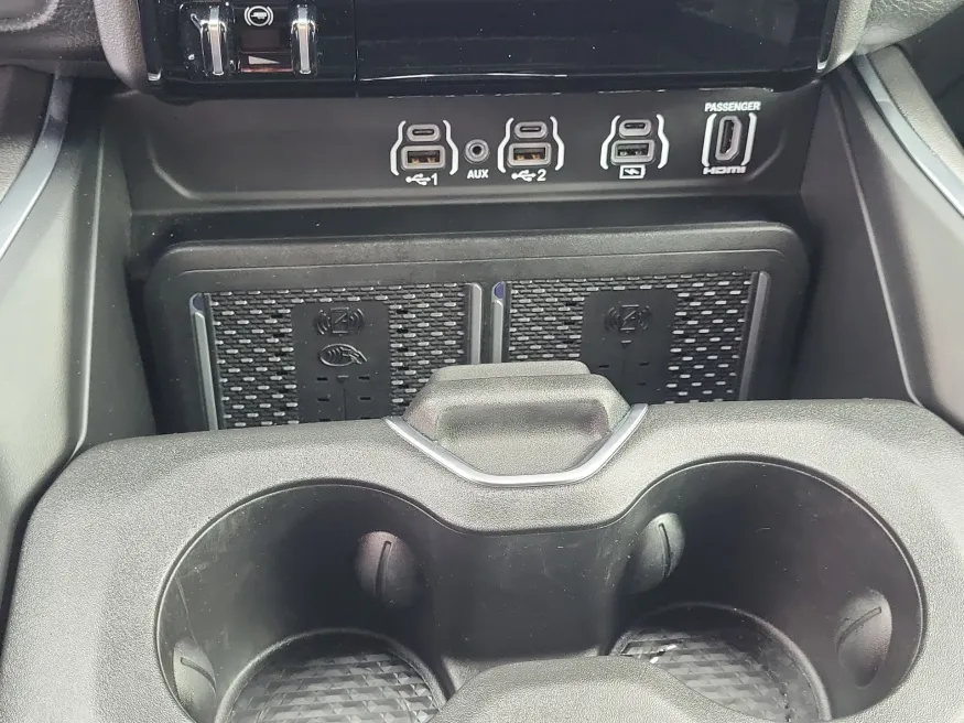 2025 RAM 1500 Laramie | Photo 18 of 26