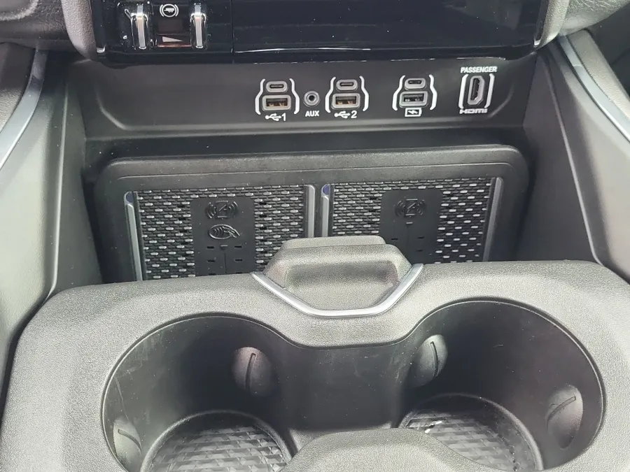 2025 RAM 1500 Laramie | Photo 18 of 26