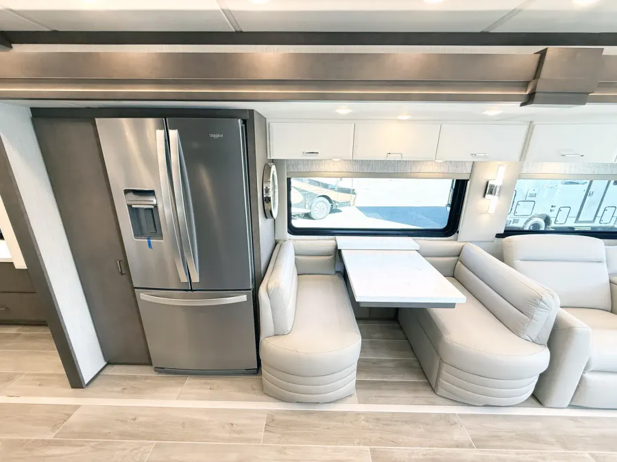 2026 Newmar Mountain Aire 4118 | Photo 10 of 31