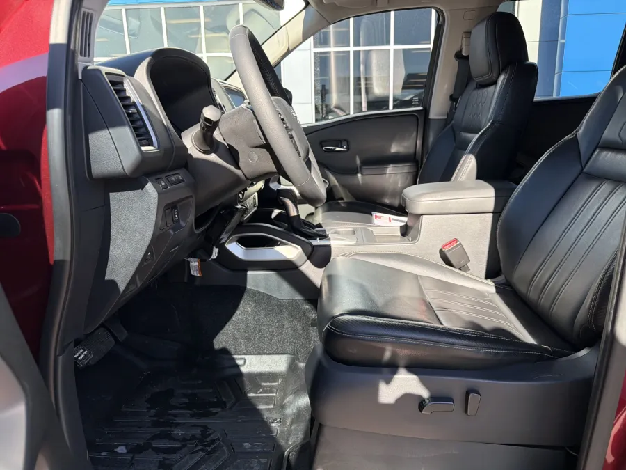 2022 Nissan Frontier SV | Photo 13 of 21