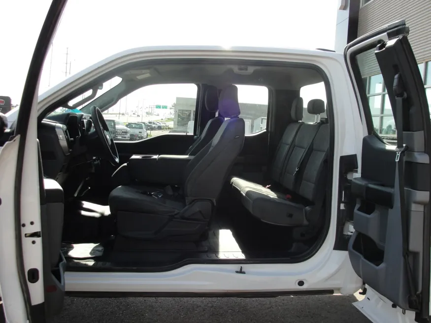 2022 Ford F-150 | Photo 9 of 11