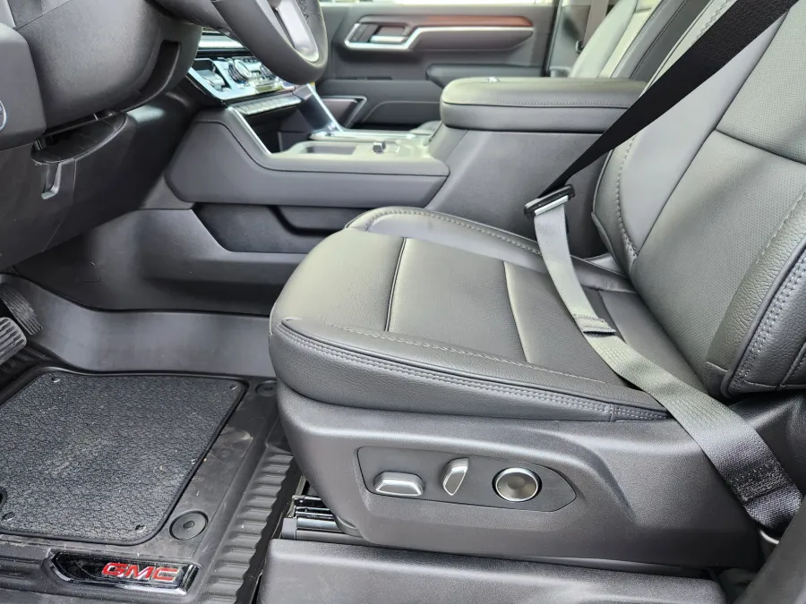 2026 GMC Sierra 2500HD Denali | Photo 7 of 28