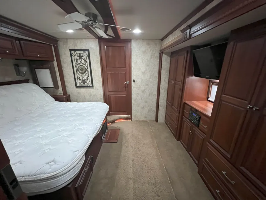 2012 Itasca Ellipse 42QD | Photo 14 of 18