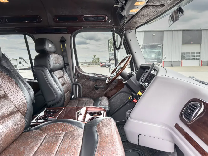 2022 Freightliner M2 112 Western Hauler | Photo 19 of 19