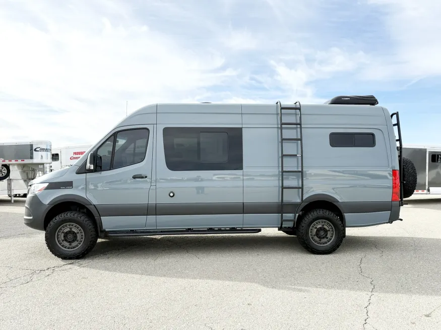 2020 Mercedes Benz Van Works 170 Custom | Photo 15 of 17