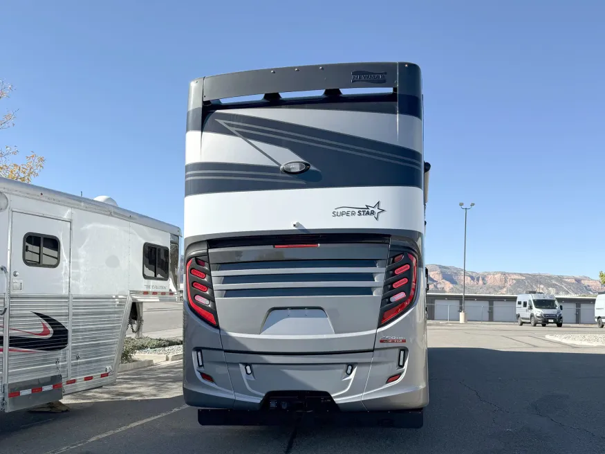 2026 Newmar Super Star 4159 | Photo 18 of 34