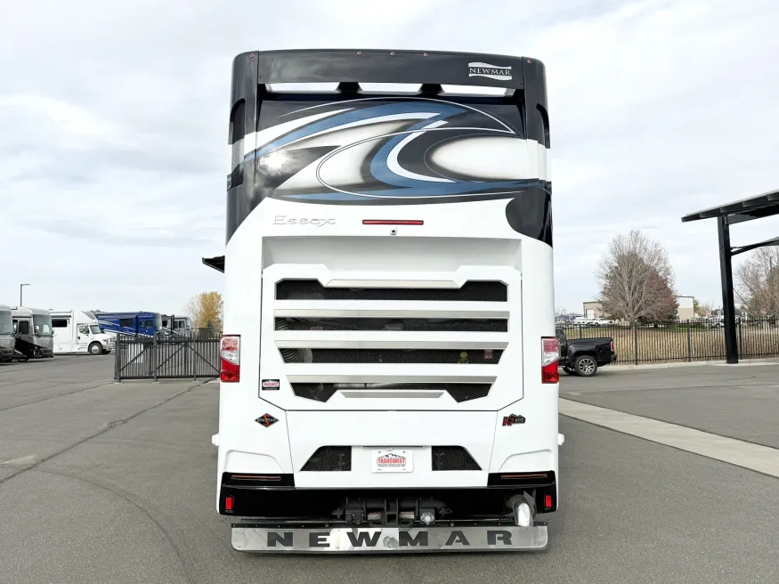 2023 Newmar Essex 4551 | Photo 23 of 34
