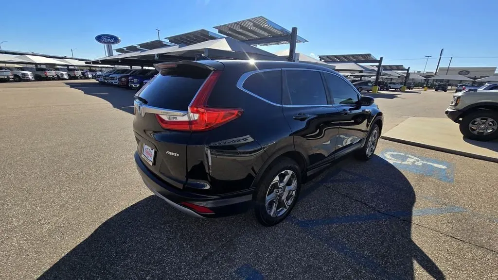 2017 Honda CR-V | Photo 5 of 28