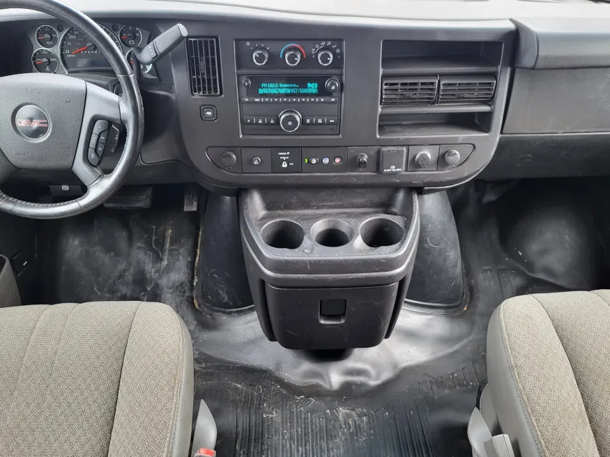 2020 GMC Savana Commercial Cutaway CUTWAY | Photo 18 of 20