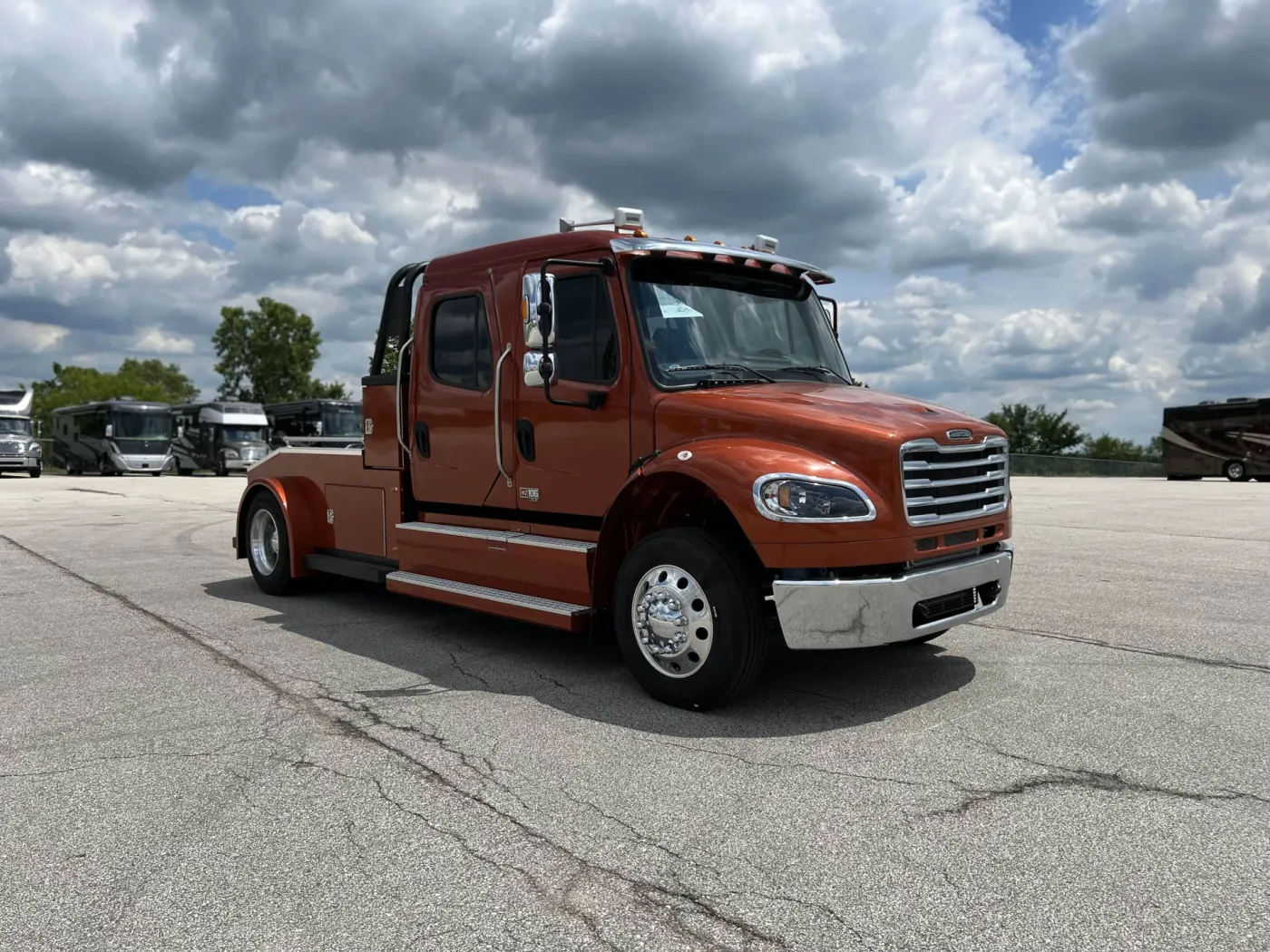 2024 Freightliner M2 106 Bolt | Photo 5 of 33