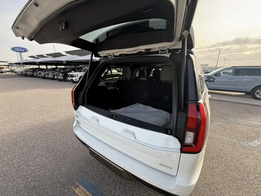 2025 Ford Expedition Max | Photo 8 of 34