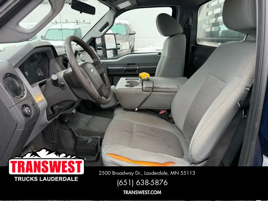 2011 Ford Super Duty F-350 XL | Photo 4 of 20