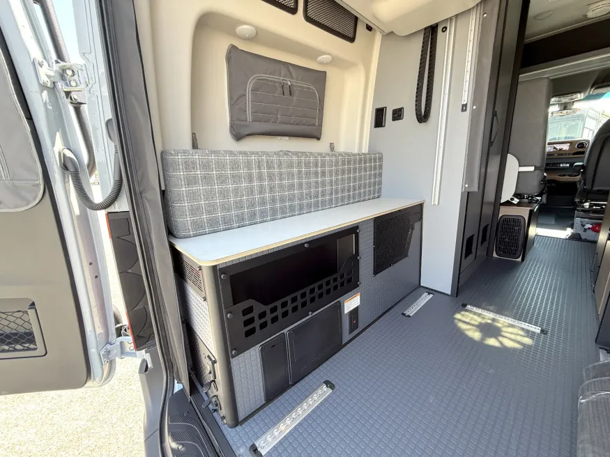 2026 Winnebago Revel 44E | Photo 14 of 17