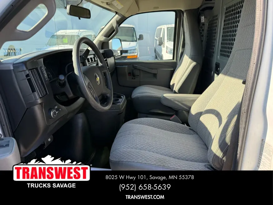 2017 Chevrolet Express 3500 Work Van | Photo 4 of 20
