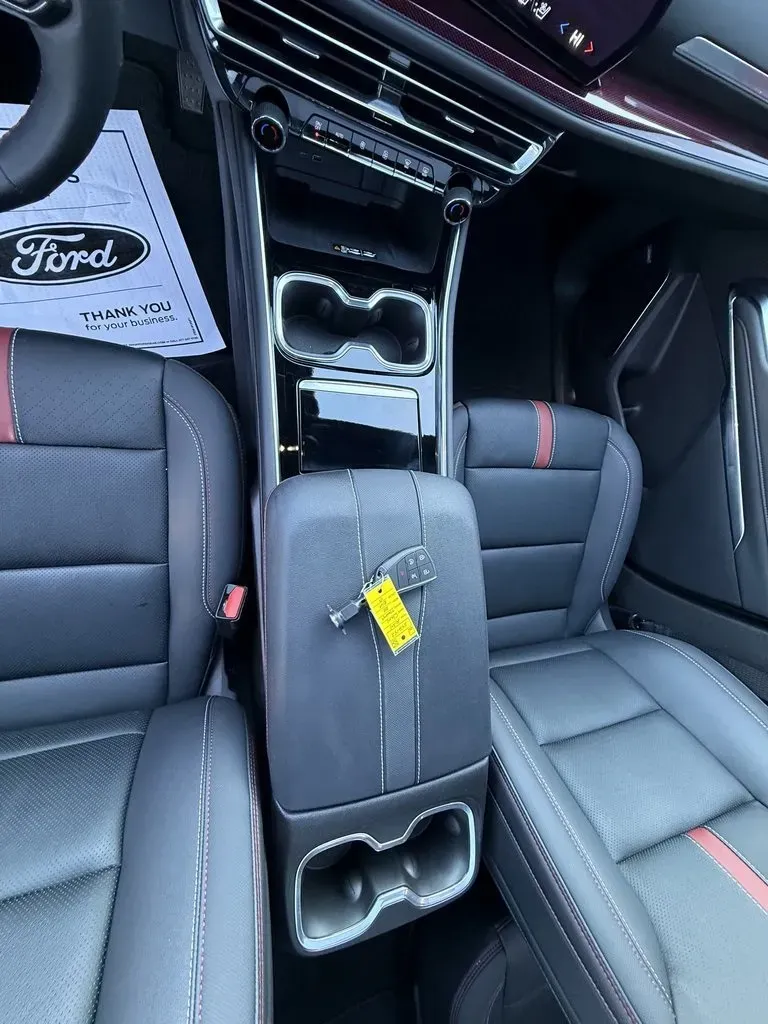 2024 Chevrolet Traverse | Photo 19 of 28