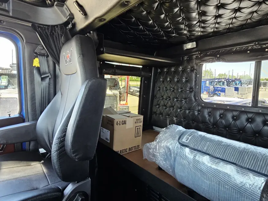 2019 Western Star 4900FA | Photo 8 of 19