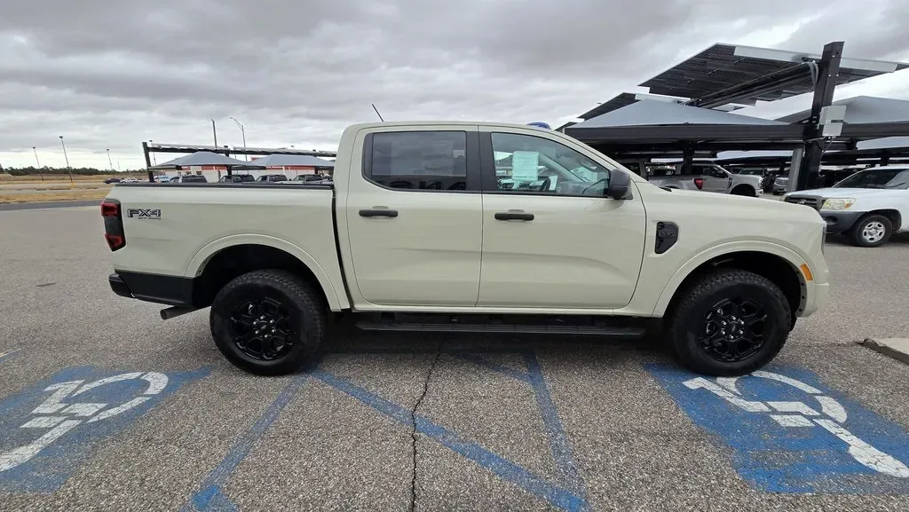 2025 Ford Ranger | Photo 4 of 21