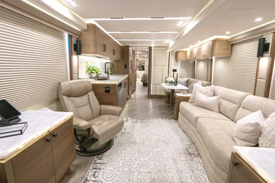 2026 Emerald Luxury Coaches Prevost H3-45 Triple Slide | Photo 4 of 20