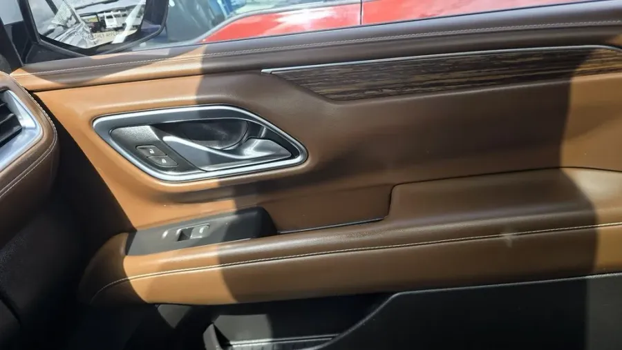 2021 Chevrolet Suburban | Photo 32 of 37