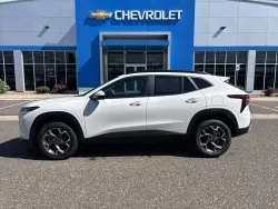 2025 Chevrolet Trax LT | Thumbnail Photo 1 of 20