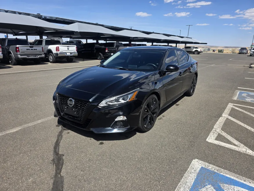 2022 Nissan Altima 2.5 SR | Photo 3 of 23