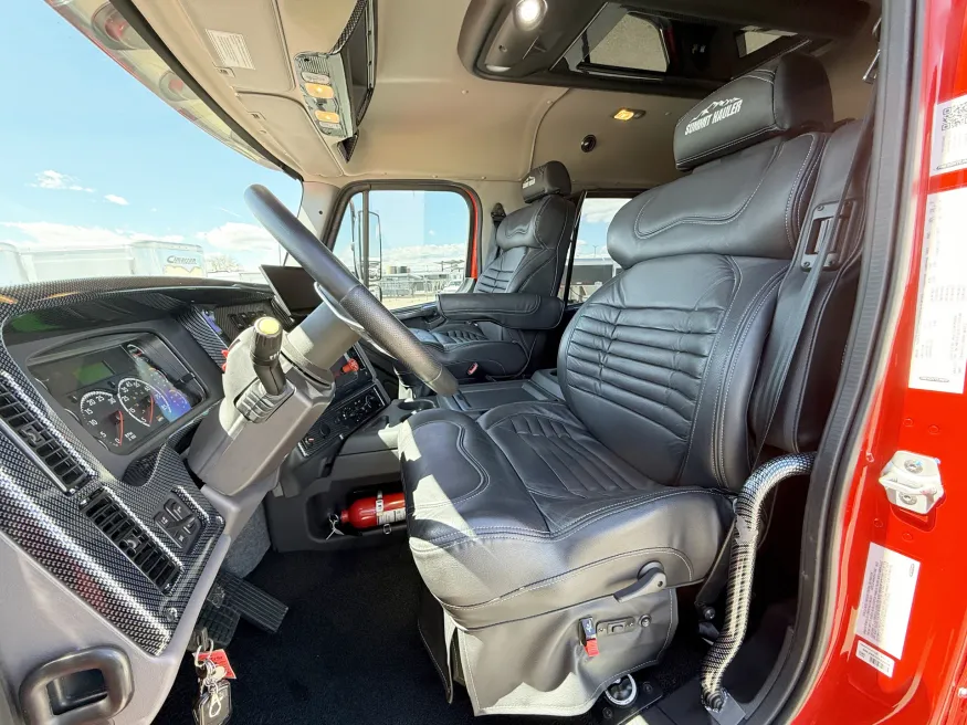 2023 Freightliner M2 106 Summit Hauler | Photo 5 of 24