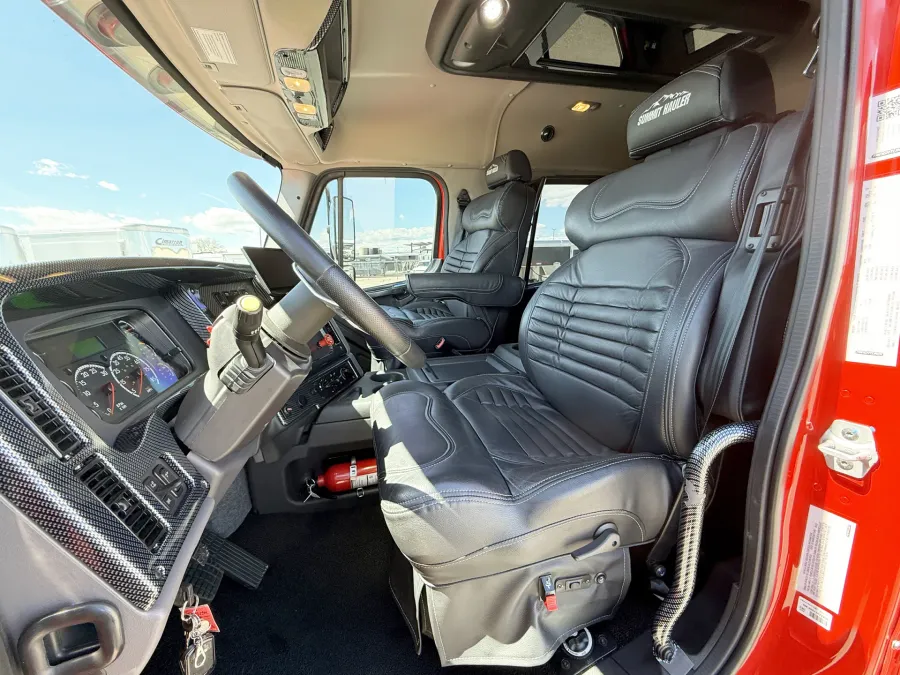 2023 Freightliner M2 106 Summit Hauler | Photo 5 of 24
