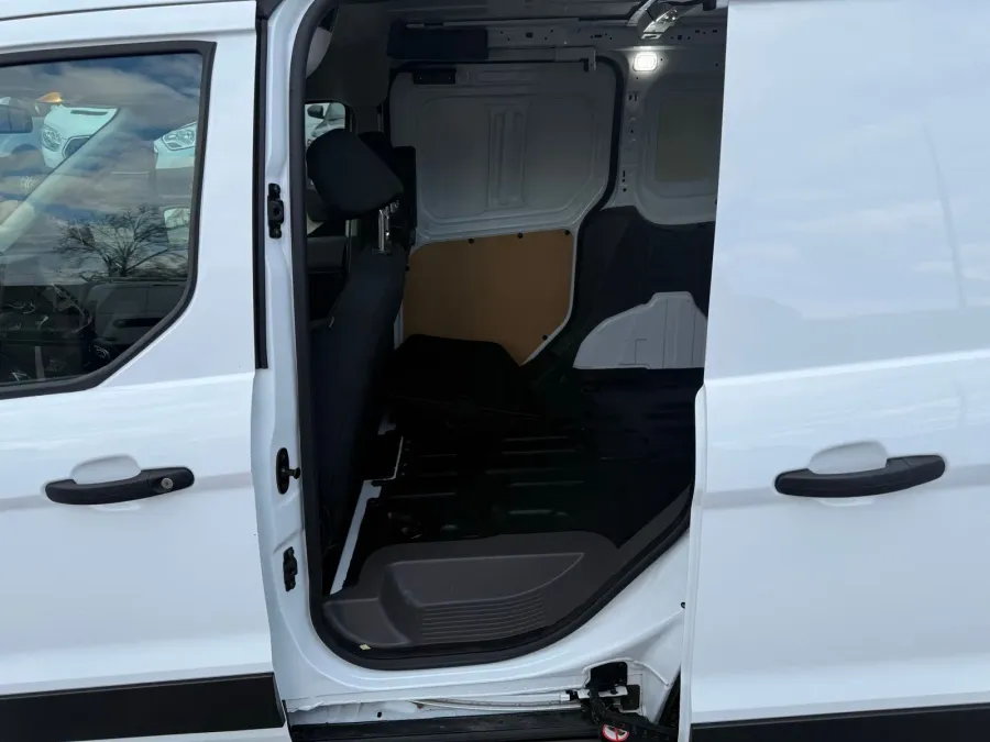 2023 Ford Transit Connect XL | Photo 9 of 20