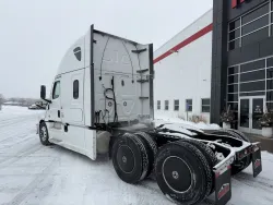 2022 Freightliner Cascadia | Thumbnail Photo 4 of 11