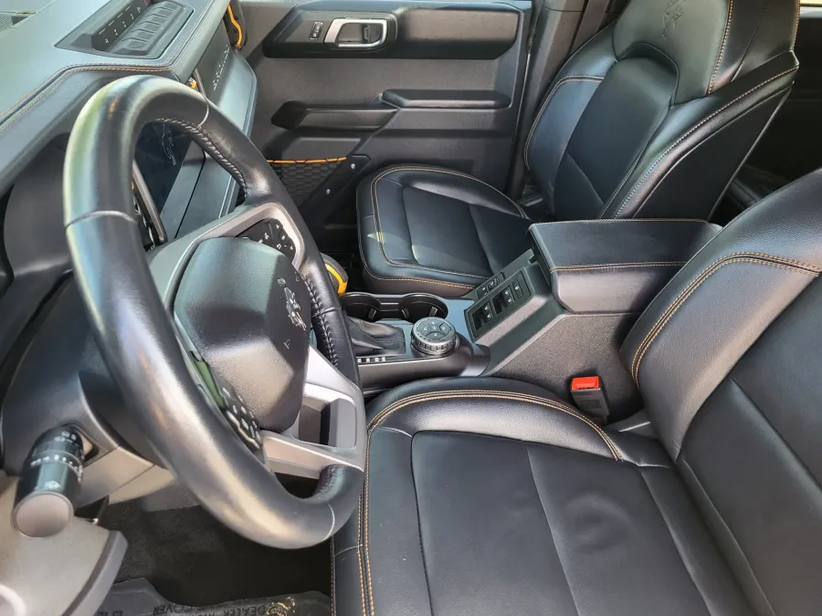2024 Ford Bronco Badlands | Photo 11 of 25