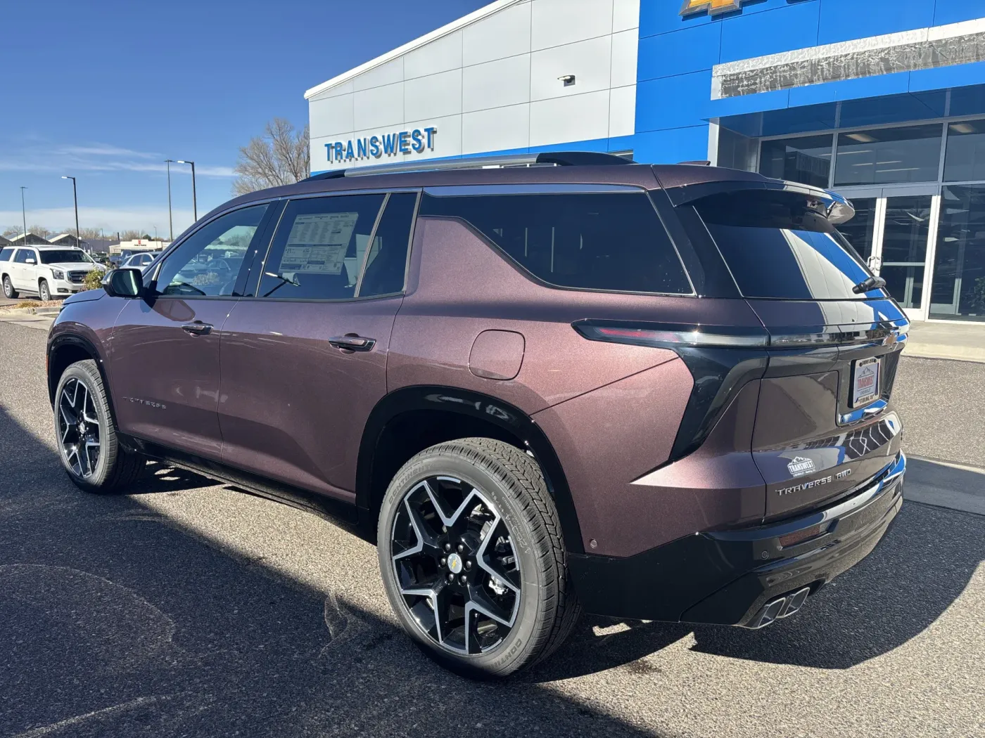 2026 Chevrolet Traverse AWD High Country | Photo 2 of 26
